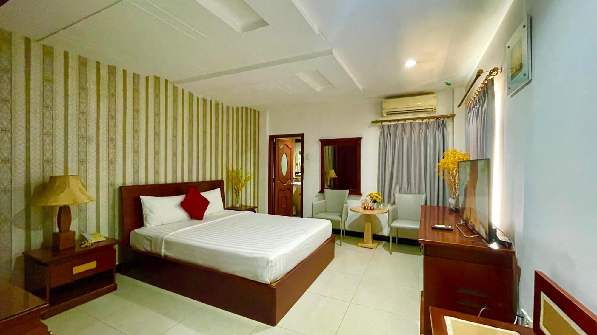Gold Hotel, Saigon Khách sạn 2*